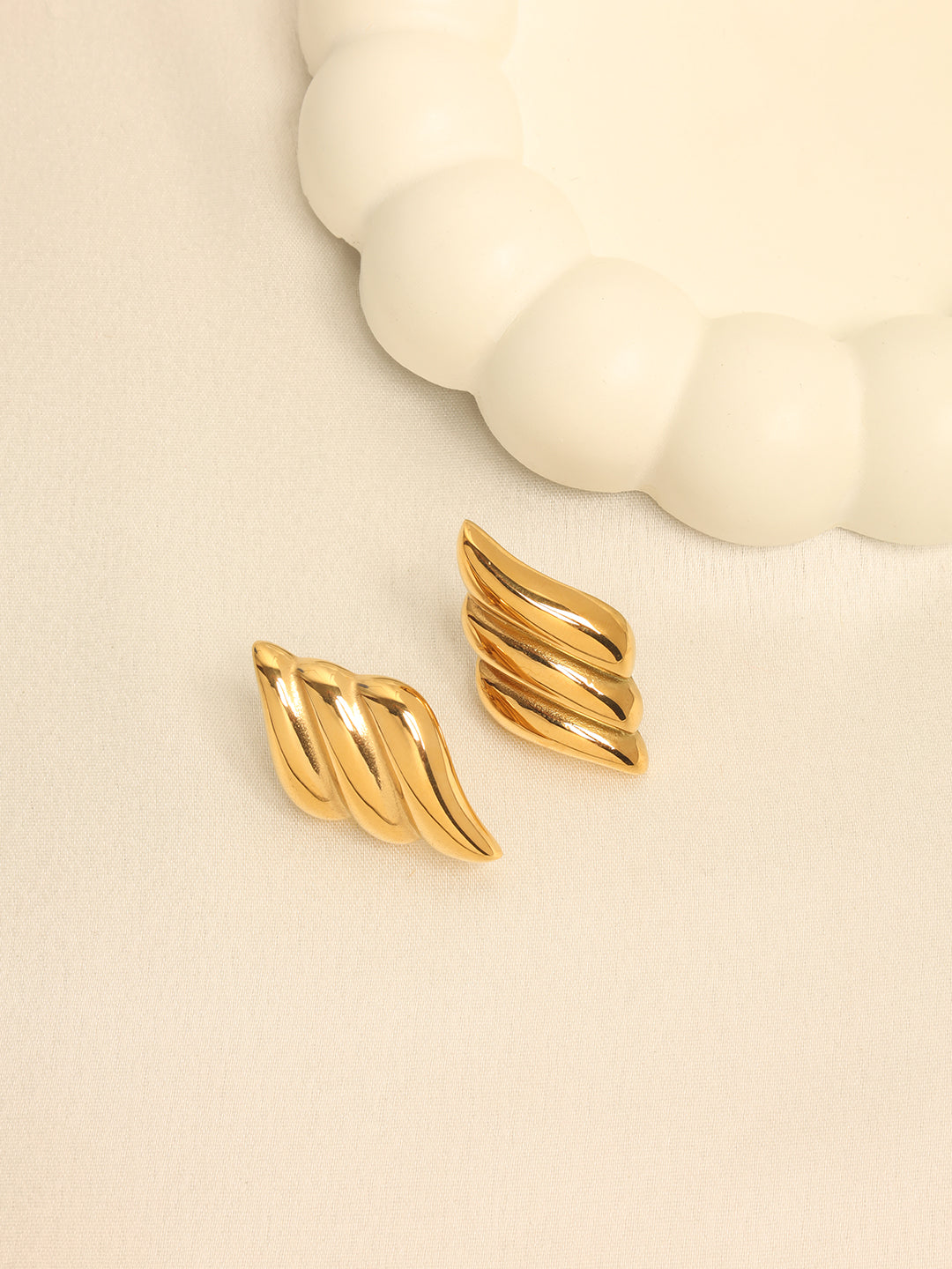Wing Studs Gold