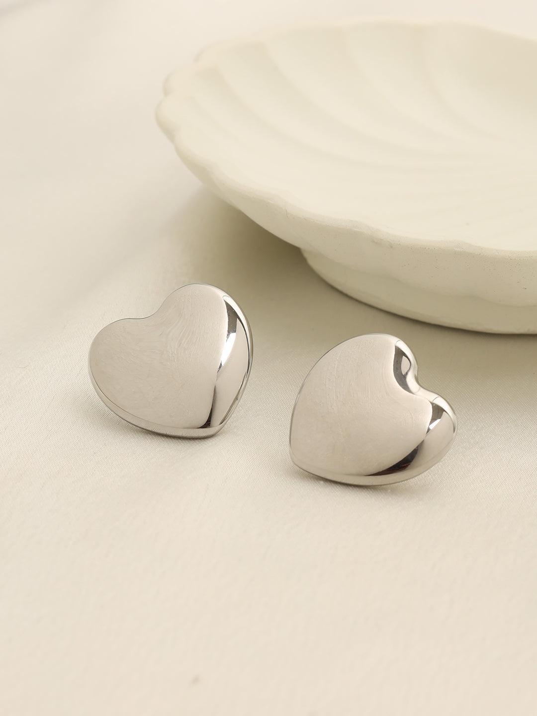 Medium Heart Flat Studs Silver