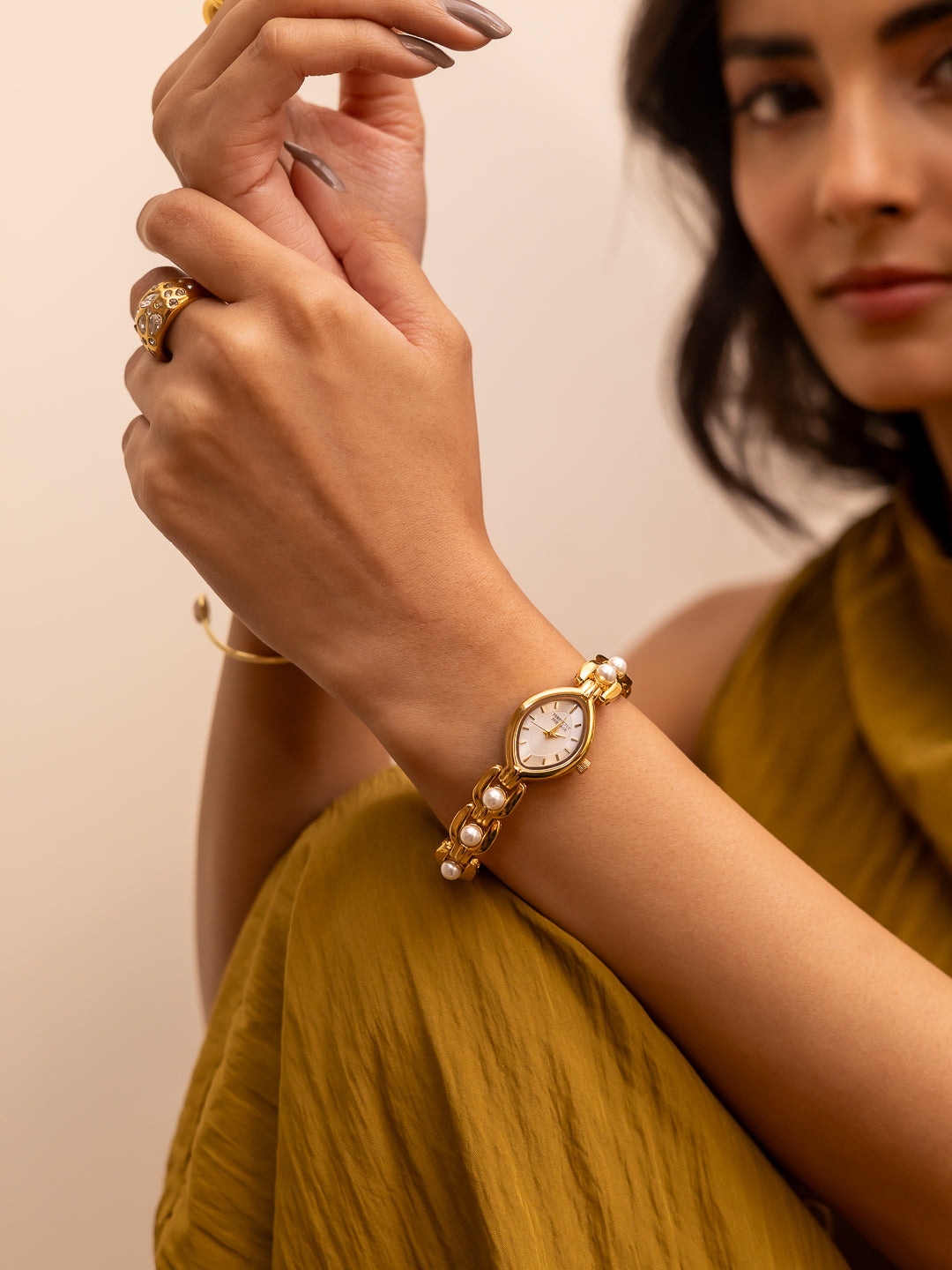 Moonlight Pearl Gold-Toned Watch