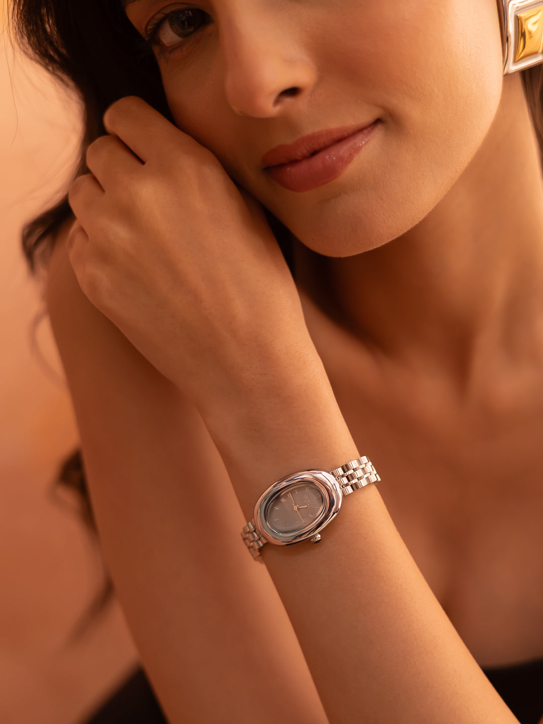Soulmate Oval Silver-Toned Watch