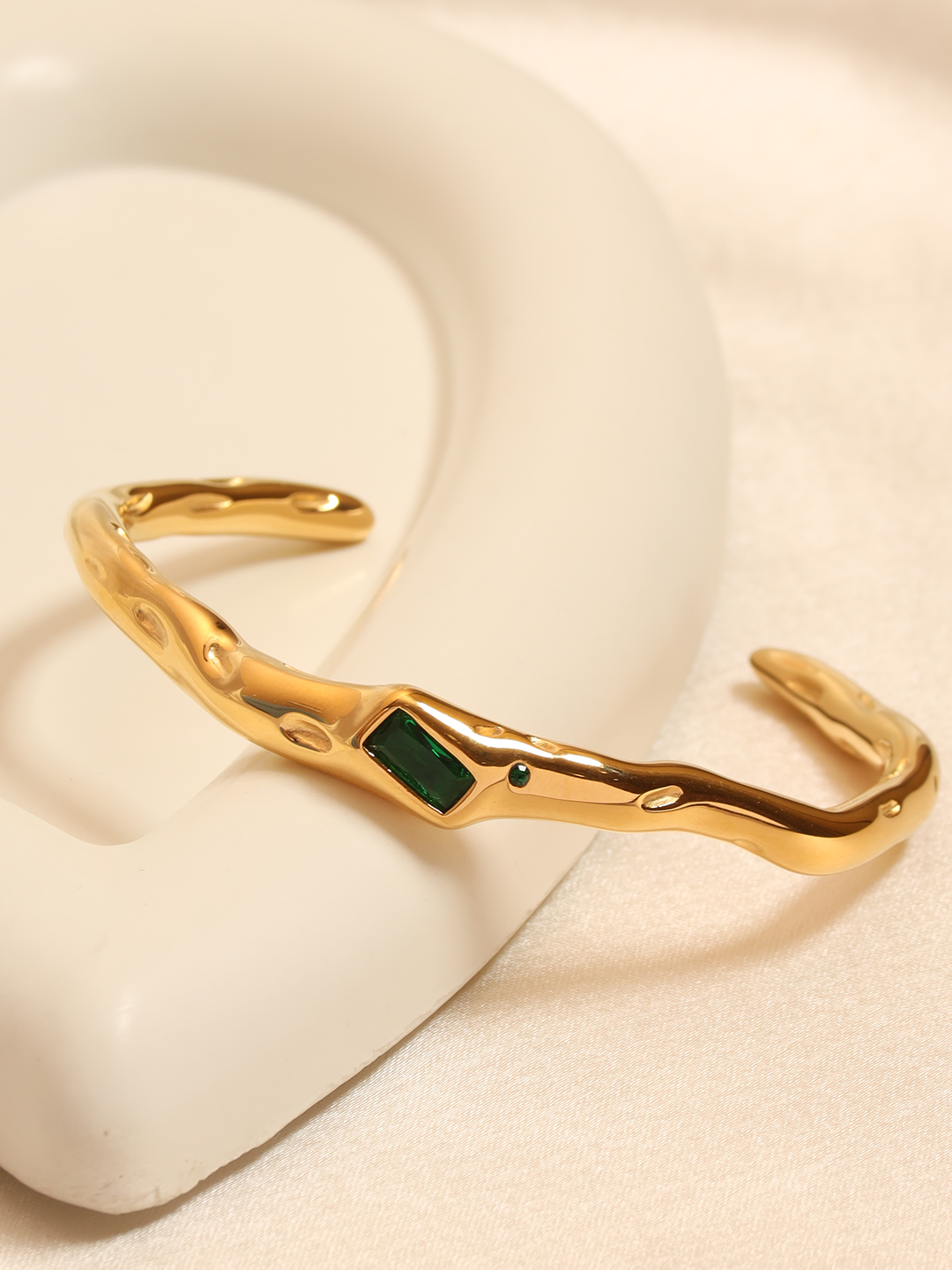 Irregular Vintage Emerald Studded Cuff Bracelet