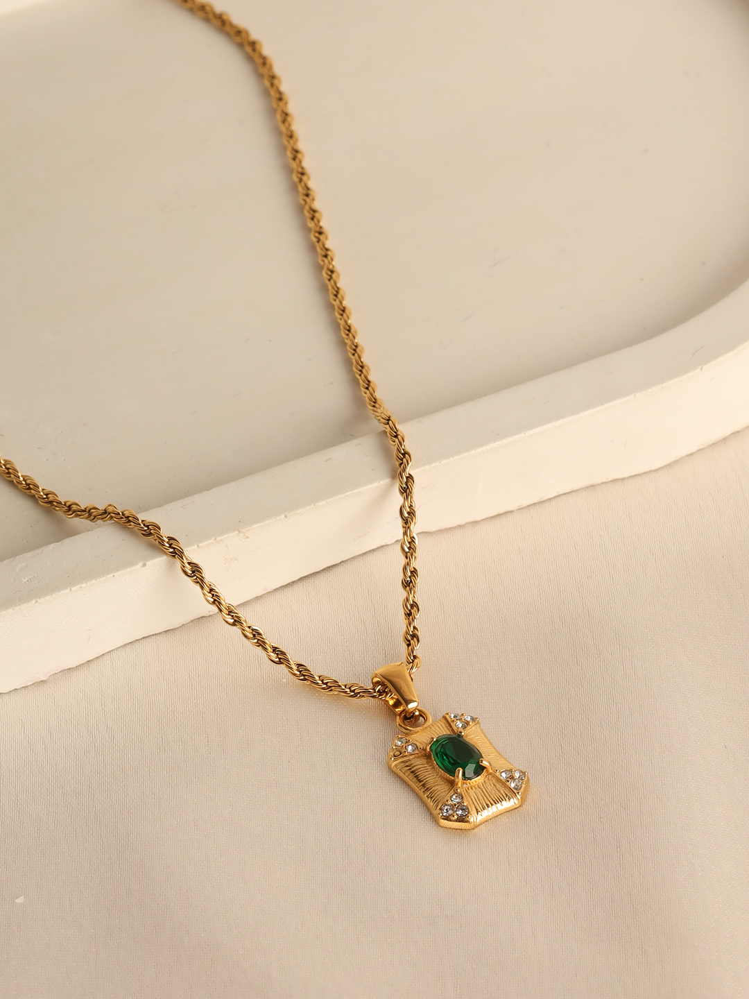 Emerald Studded Textured Necklace