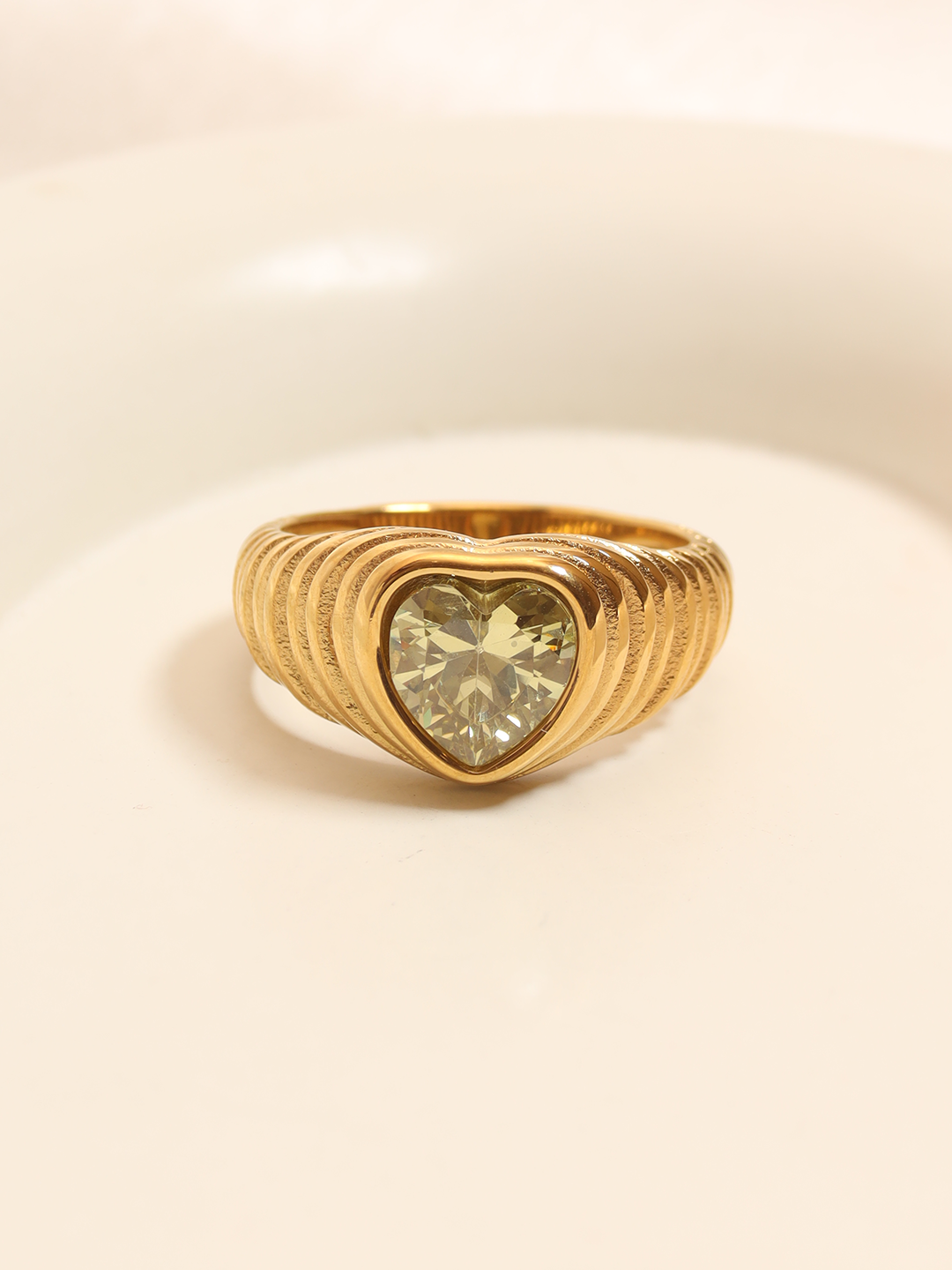 Green Garnet Heart Textured Ring