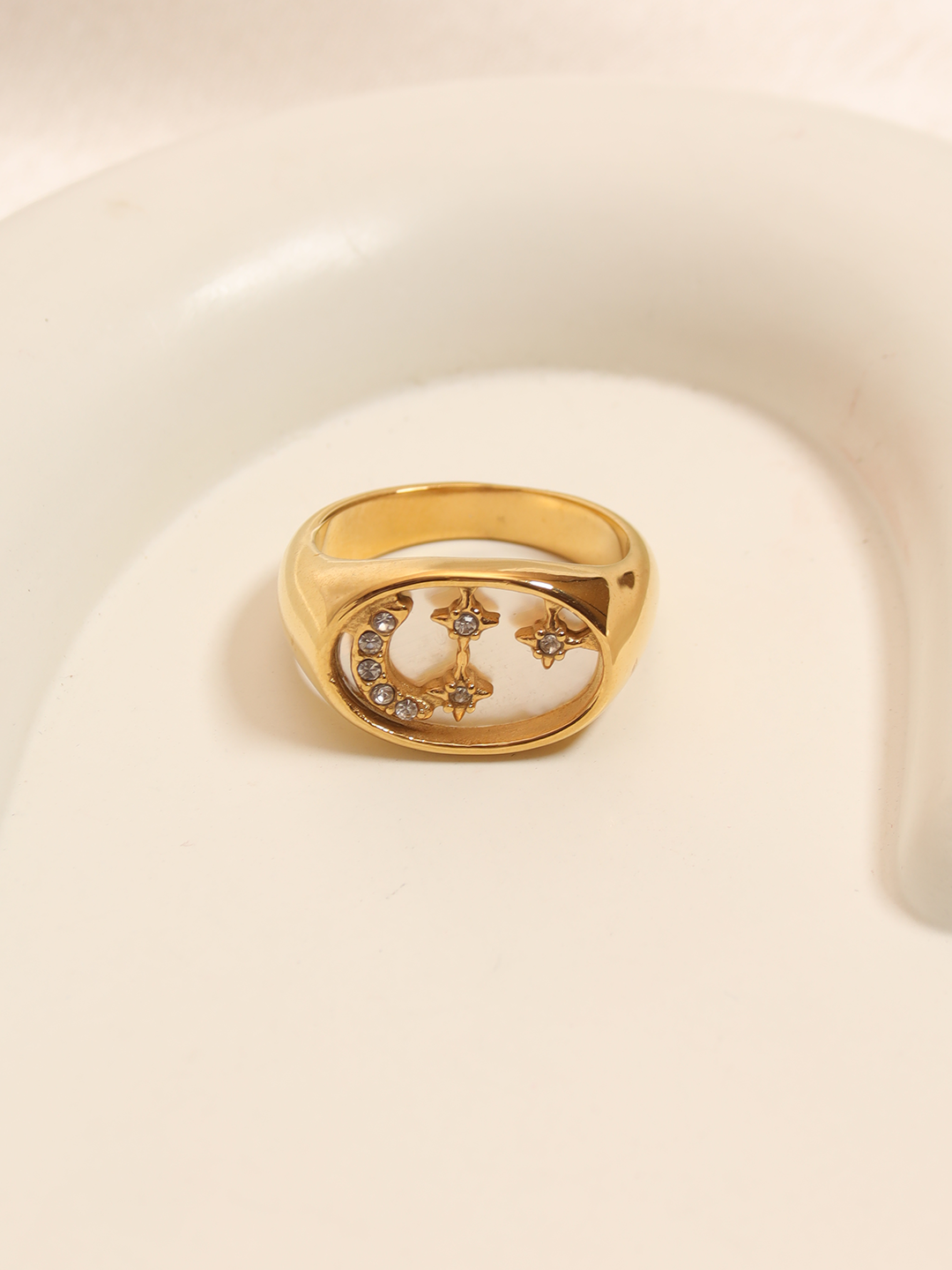 Oval Pearl Star Ring