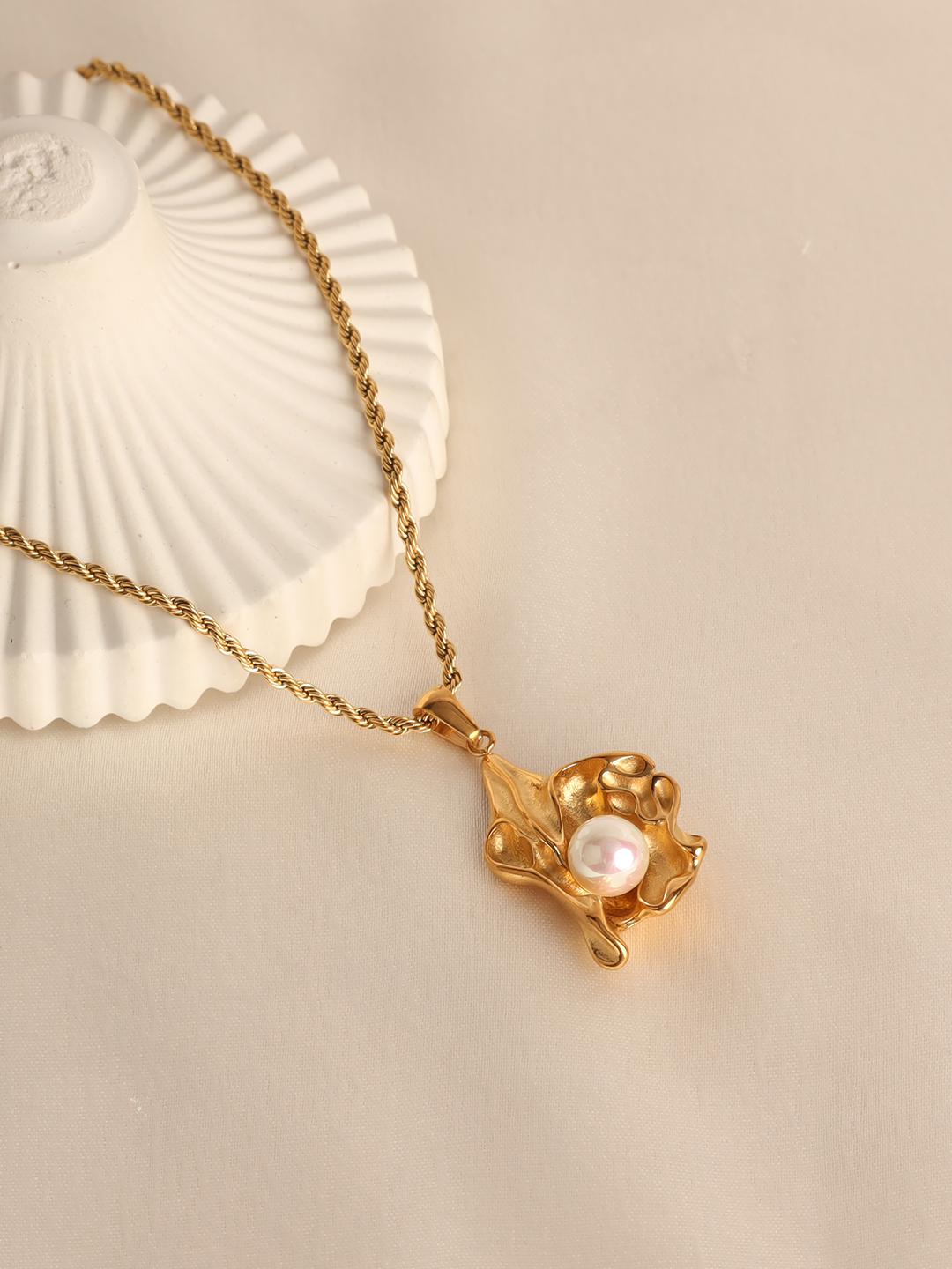 Coral Shape Pearl Necklace