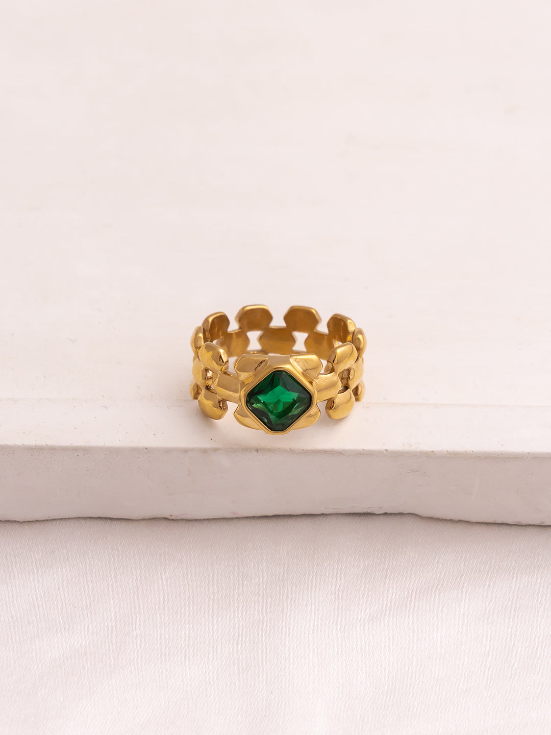 Green Chain Ring